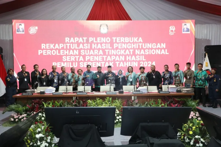 Rapat Pleno Terbuka - Anggota Bawaslu Papua Selatan & Komisoner KPU Papua Selatan