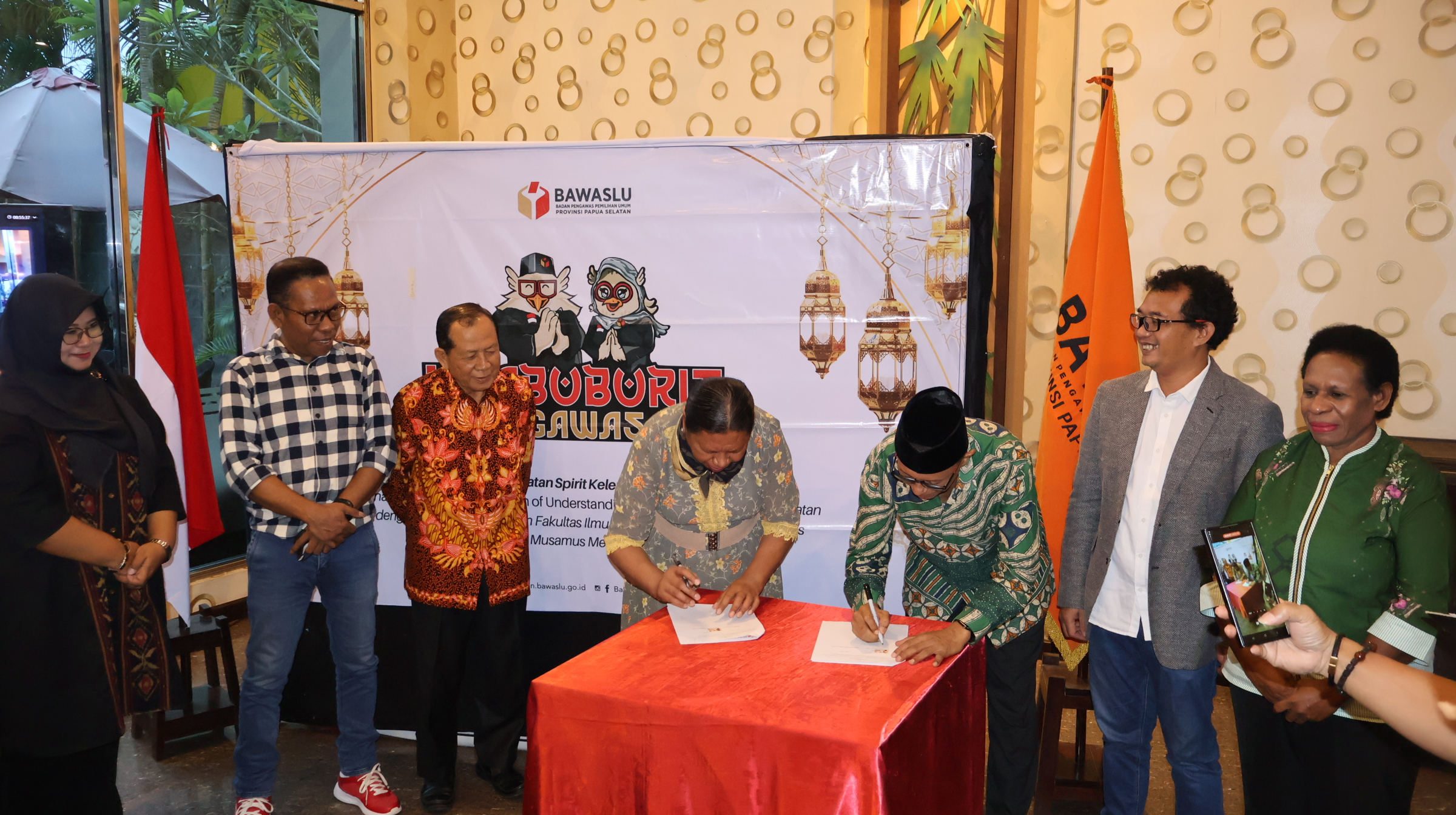 Penandatanganan MoU Bawaslu-Musamus