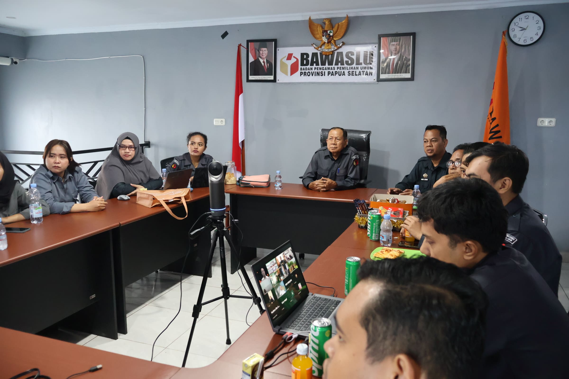 Koordiv SDMO Diklat, B. Tukidjo, Membuka Sosialisasi Penyusunan SKP ASN Bawaslu se-Provinsi Papua Selatan