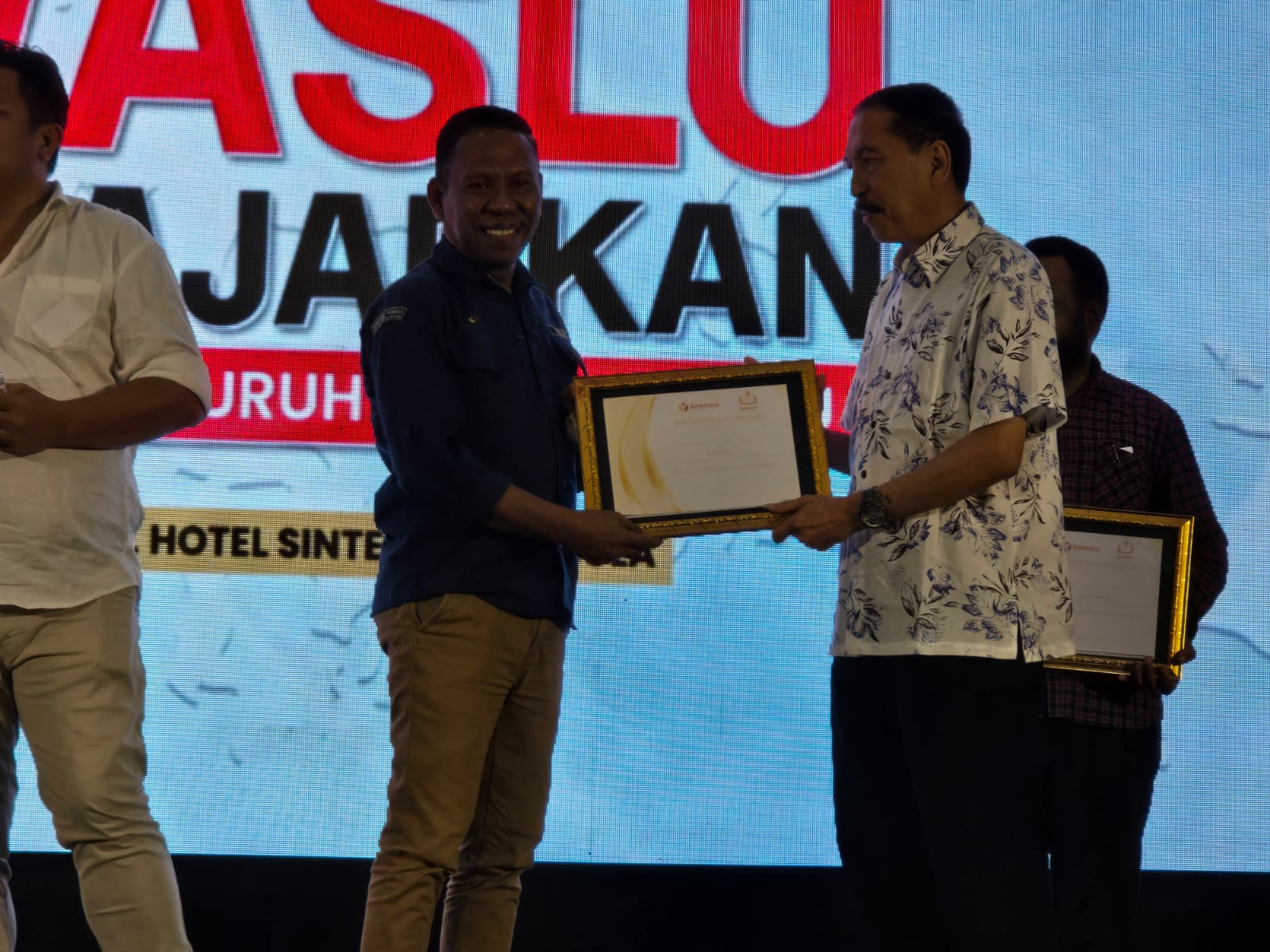 Tutup Rangkaian “Bawaslu Membelajarkan”, Bawaslu Papua Selatan Sabet Penghargaan Nominasi Presenter Terbaik