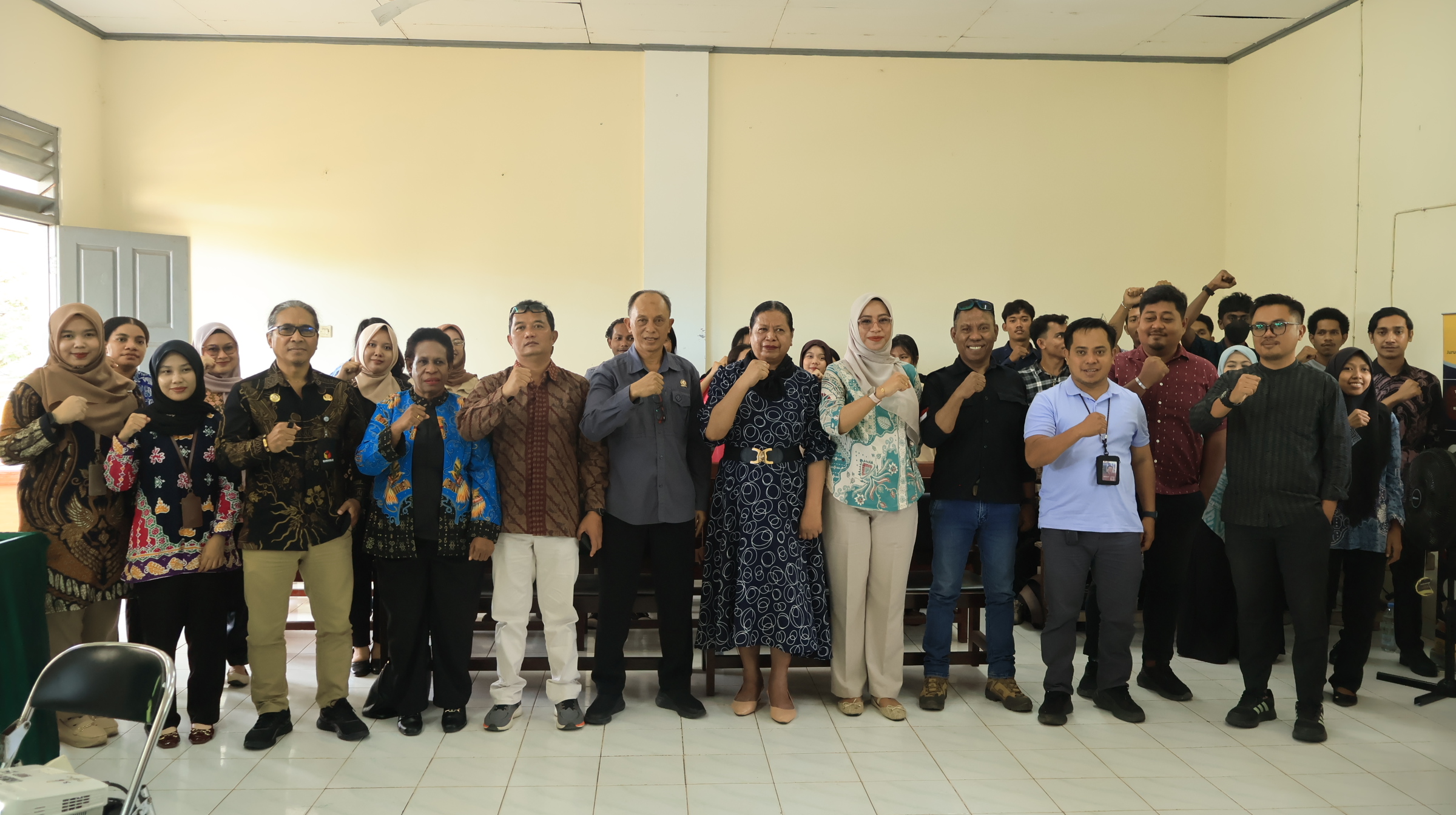 Merauke, 11 Juni 2026 — Bawaslu Papua Selatan menggelar Sosialisasi Penanganan Pelanggaran Pemilihan Umum bagi mahasiswa Fakultas Hukum Universitas Musamus (Unmus) Merauke (11/6/2026). Kegiatan ini bertujuan meningkatkan pemahaman generasi muda mengenai pengawasan pemilu, penanganan pelanggaran, serta pentingnya partisipasi masyarakat dalam menjaga kualitas demokrasi.  Ketua Bawaslu Papua Selatan, Marman, mengatakan kegiatan tersebut merupakan bagian dari pelaksanaan konsolidasi demokrasi pada masa non-taha