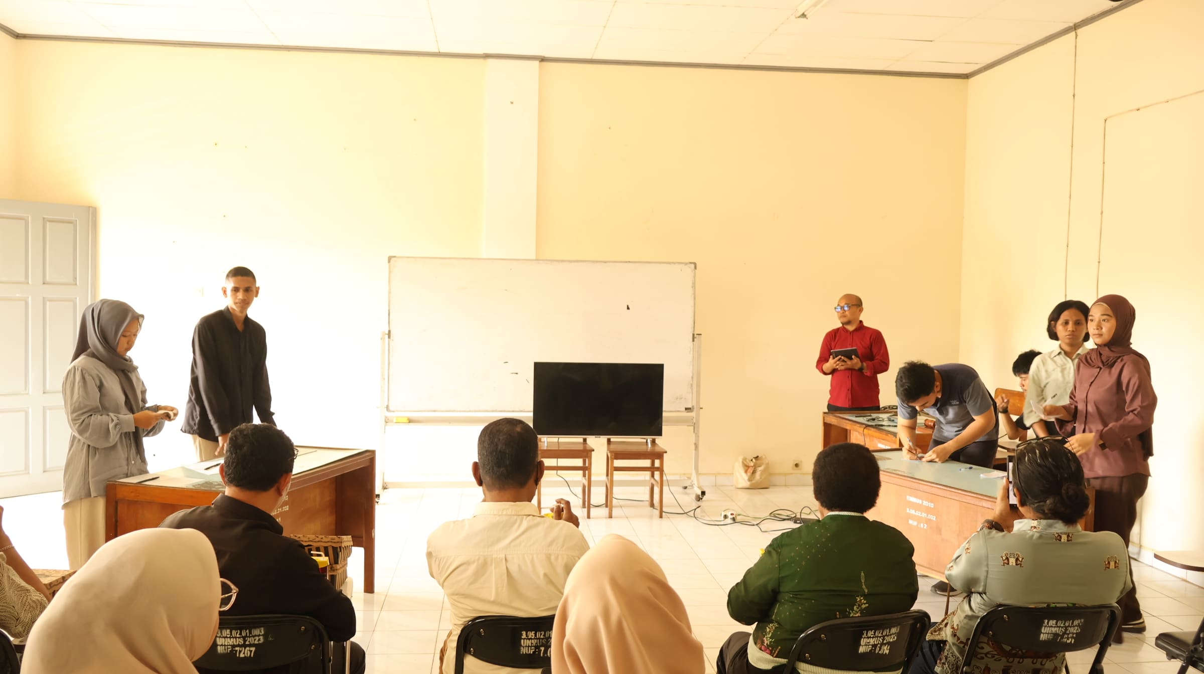 Komisioner Bawaslu Papua Selatan Pantau Persiapan Regu Debat Universitas Musamus Menuju Tahap Regional