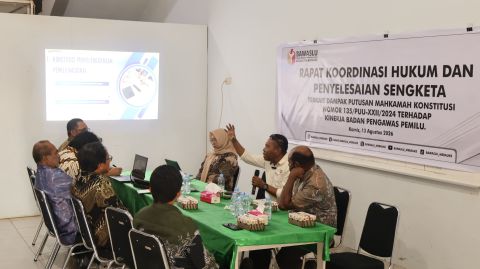 Kordiv Hukum dan Penyelesaian Sengketa Bahas Dampak Putusan MK 135/PUU-XXII/2024 di Bawaslu Merauke